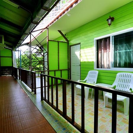 Sand Sea House Phi Phi-eilanden Buitenkant foto